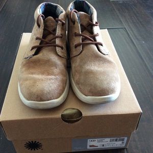 UGG Kids Suede Chukkas size 1